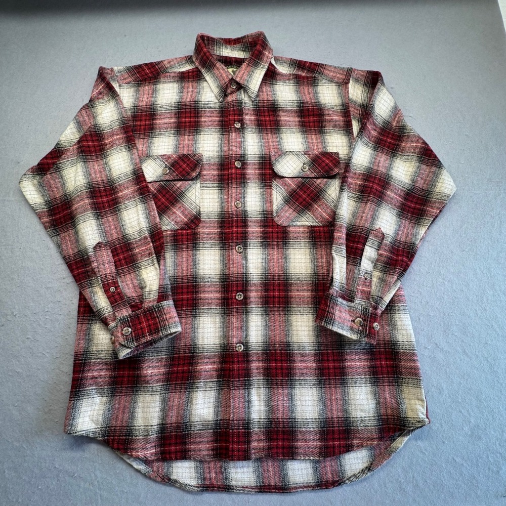 Field & Stream Flannel Shirt Mens M Red Plaid Button Down Heavy Cotton Outdoor